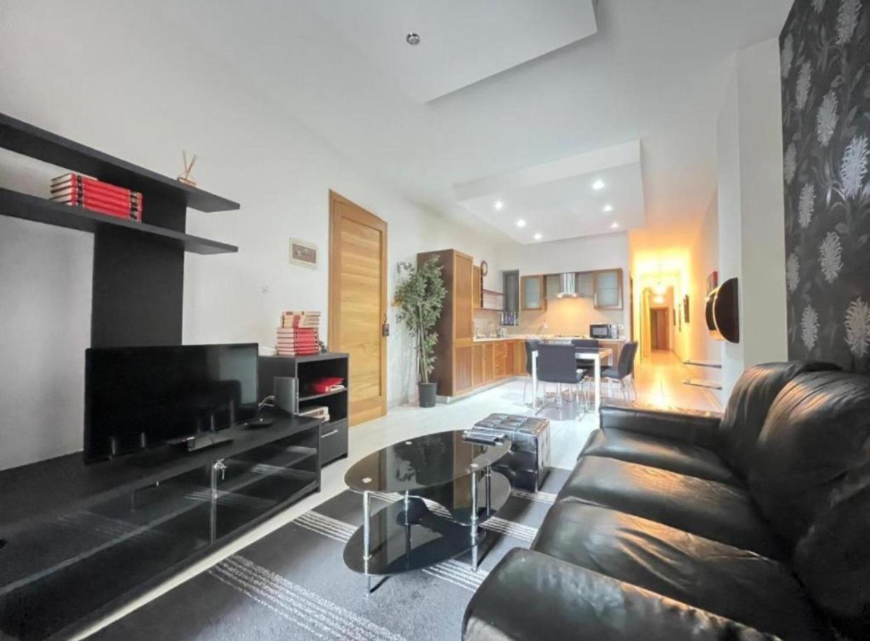 Bugibba Central Modern Apartment Bahía de San Pablo Exterior foto